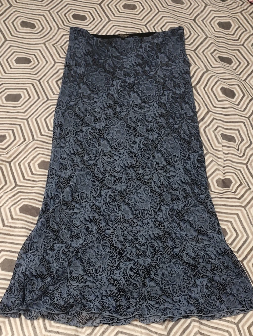 Silk Skirt - Picture 3 of 4